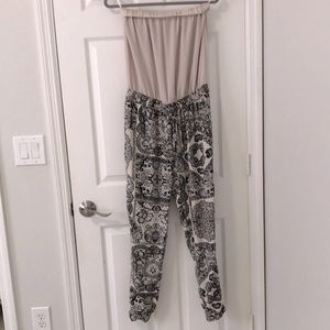 Jumper with prints on the bottom